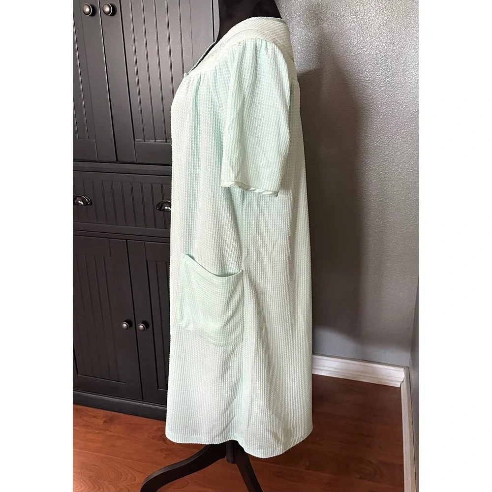 ADONNA Waffle Knit Robe Medium Mint Green Button Front‎ Lounge Housecoat